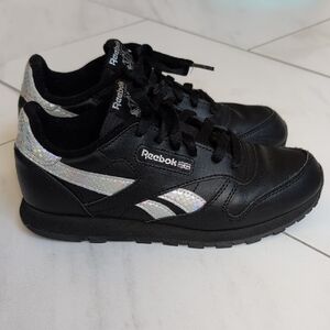 Reebok Kids Sneakers in Black with Silver Accents
